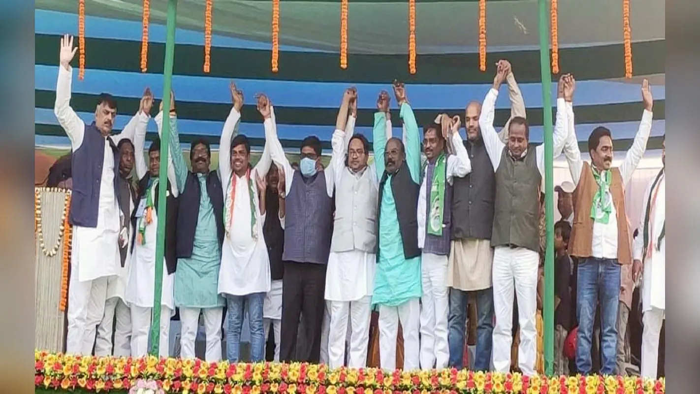 रामगढ़ विधानसभा उपचुनाव: बीजेपी-आजसू पर बरसे सीएम हेमंत सोरेन, बोले-न्याय के लिए बजरंग महतो को जीत दिलाएं