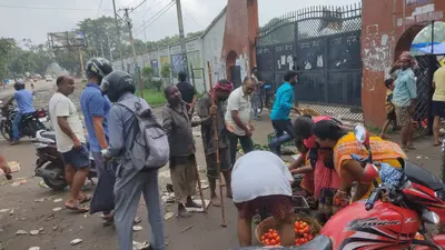 झारखंड के रामगढ़ में Complete lockdown का नहीं दिखा असर, कोरोना गाइडलाइंस की उड़ाईं धज्जियां, देखिए तस्वीरें