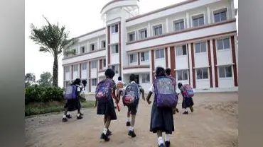 School Reopen in Bihar : स्कूल की निचली कक्षाओं में फरवरी से हो सकती है पढ़ाई, क्राइसिस मैनेजमेंट ग्रुप की बैठक में होगा अंतिम फैसला