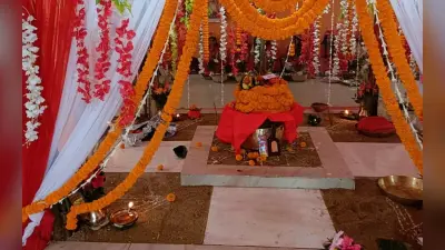 दुर्गा पूजा की अनोखी परंपरा: रांची में सैन्य सम्मान और फायरिंग के साथ हुई कलश स्थापना