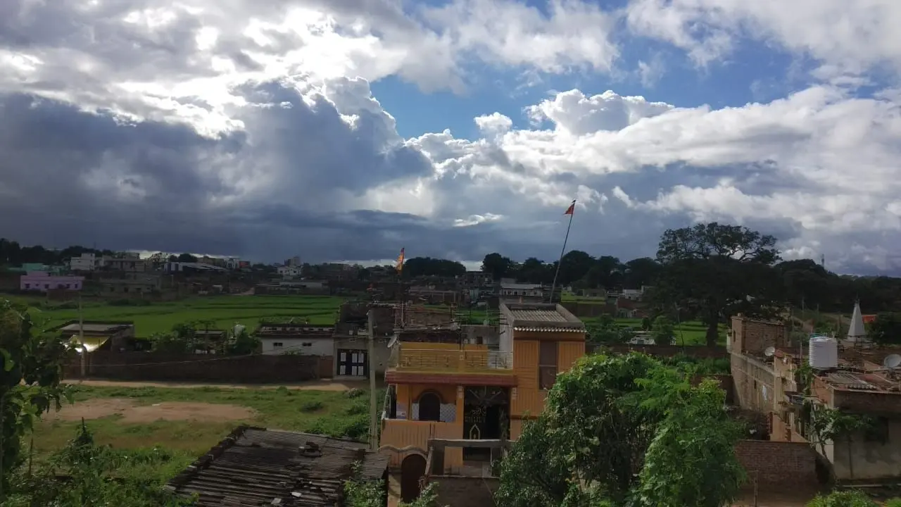 Jharkhand Weather Forecast: झारखंड में मौसम का मिजाज बदलने से भीषण गर्मी से राहत, 13 मई तक होगी बारिश