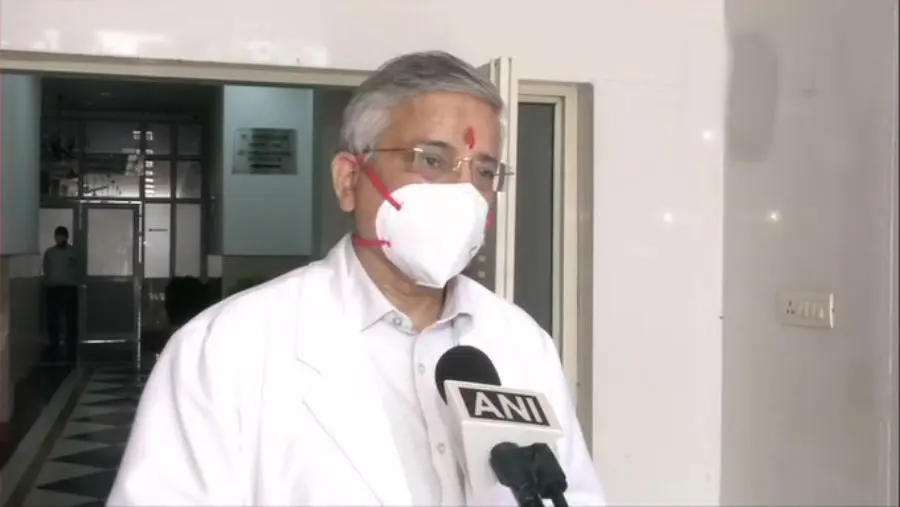 Covid 19 Vaccine : भारत में कोरोना की वैक्सीन कब मिलेगी? एम्स डायरेक्टर ने की बड़ी जानकारी