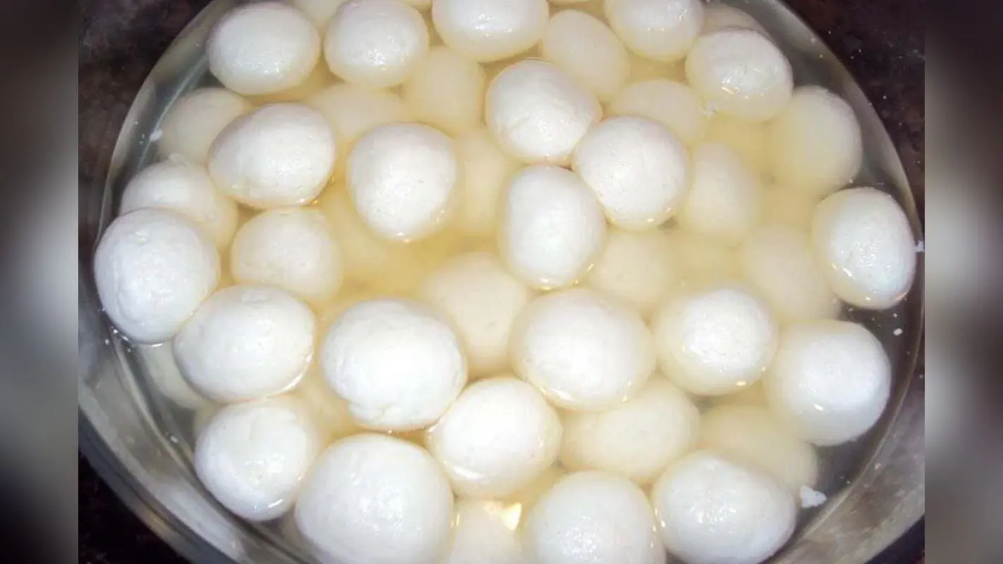 Agra News: रसगुल्ला खाने की लड़ाई में शादी का मंडप बना जंग का अखाड़ा, महिला समेत छह लोग घायल