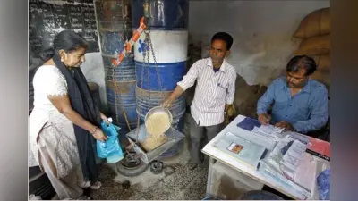 UP Free Ration Scheme: यूपी में अगले तीन महीने तक मिलेगा फ्री राशन, कार्ड में ऐसे जोड़ें नए सदस्य का नाम
