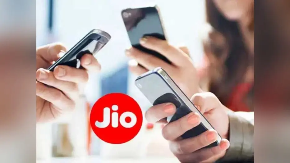 Reliance JIO अपने यूजर्स को WhatsApp पर दिलाएगी COVID Vaccine, शुरू हुई खास सर्विस