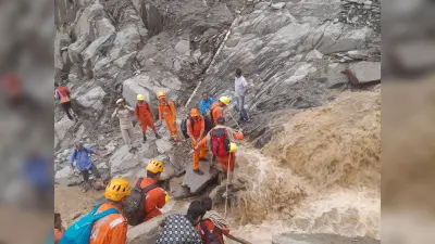 हिमाचल प्रदेश में बादल फटने से फंसे 50 लोगों को एनडीआरएफ की टीम ने बचाया, बद्दी-पिंजौर को जोड़ने वाला पुल गिरा