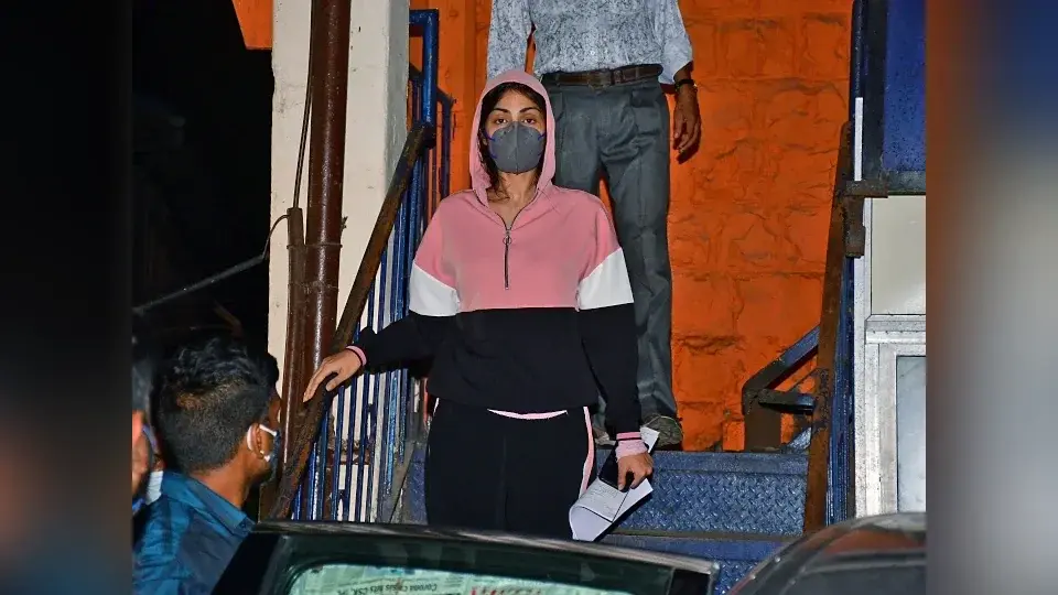 Sushant Singh Rajput Case: रिया को मिलेगी बेल या जारी रहेगा जेल, जमानत याचिका पर कल होगी सुनवाई