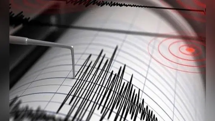Indonesia Earhquake: एक महीने में दूसरी बार भूकंप के झटके से हिला इंडोनेशिया, तीव्रता 6.1