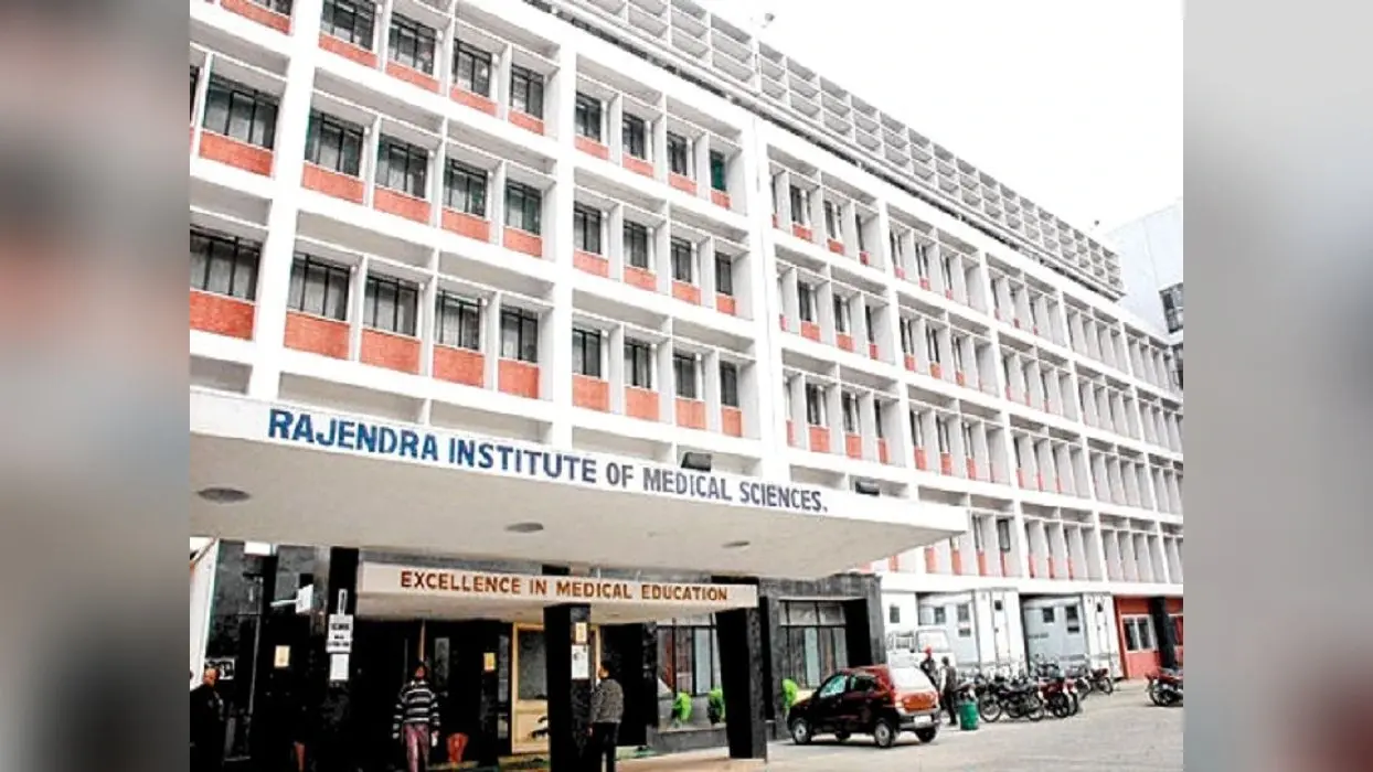 रिम्स को ऐसा बनायेंगे कि यहां से मरीज को एम्स न जाना पड़े : रिम्स निदेशक डॉ कामेश्वर प्रसाद