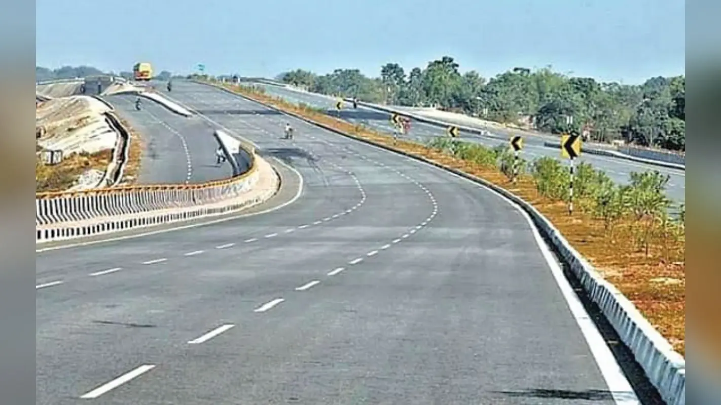 UP News : सड़क मरम्मत में लापरवाही बरतने वाले अधिशासी अभियंता, एई सस्पेंड , जल निगम के एमडी का एक्शन