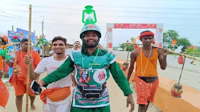 श्रावणी मेला 2023: डाक बम के सिर पर लालटेन और पीठ पर गंगा जल, तेजस्वी यादव के लिए मन्नत मांगने चले बाबाधाम