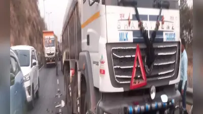 झारखंड: रामगढ़ की चुटूपालू घाटी में भीषण सड़क हादसा, कंटेनर से कुचलकर स्कूटी सवार 4 लोगों की मौत