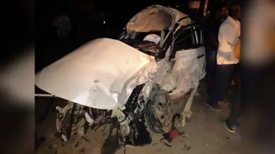 Prayagraj News: कार की आमने-सामने की टक्कर में गाड़ियों के उड़े परखच्चे, दो युवकों की दर्दनाक मौत
