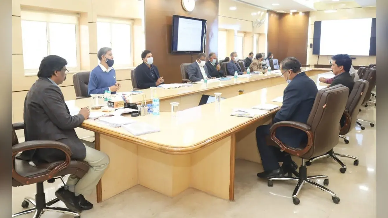 झारखंड के सीएम हेमंत ने सड़क निर्माण कार्यों में तेजी लाने पर दिया जोर, बोले- कार्य प्रगति की मॉनिटरिंग सिस्टम करें डेवलप