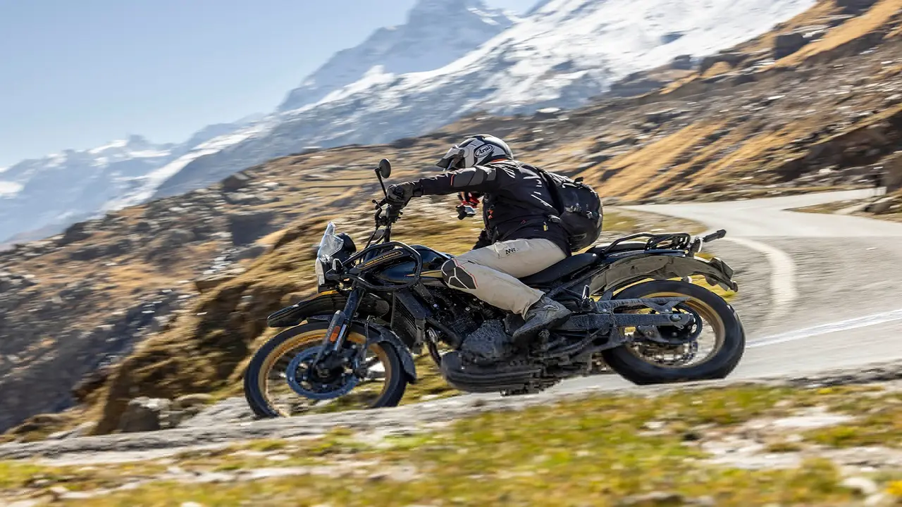 इंतजार खत्म! भारत में धमाल मचाने आ रही Royal Enfield की ये बाइक, 7 नवंबर को होगी लॉन्च