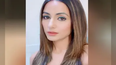 गुलाबी ऑफ शोल्डर ड्रेस में हिना खान का किलर लुक, बोल्ड फोटो देख फैंस बोले- आपकी तो बात…
