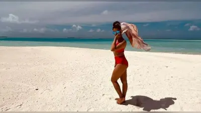 लाल बिकिनी में Rubina Dilaik का दिखा सिजलिंग अवतार, पति के साथ मालदीव में यूं कर रहीं इंजॉय