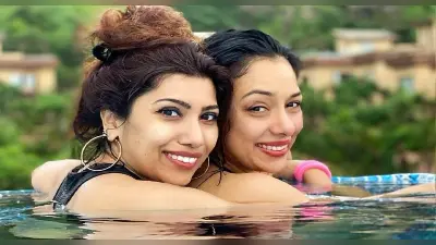 रुपाली गांगुली ने कजिन संग शेयर की ग्लैमरस तसवीर, स्वीमिंग पूल में यूं इंज्वॉय करती दिखीं Anupamaa एक्ट्रेस