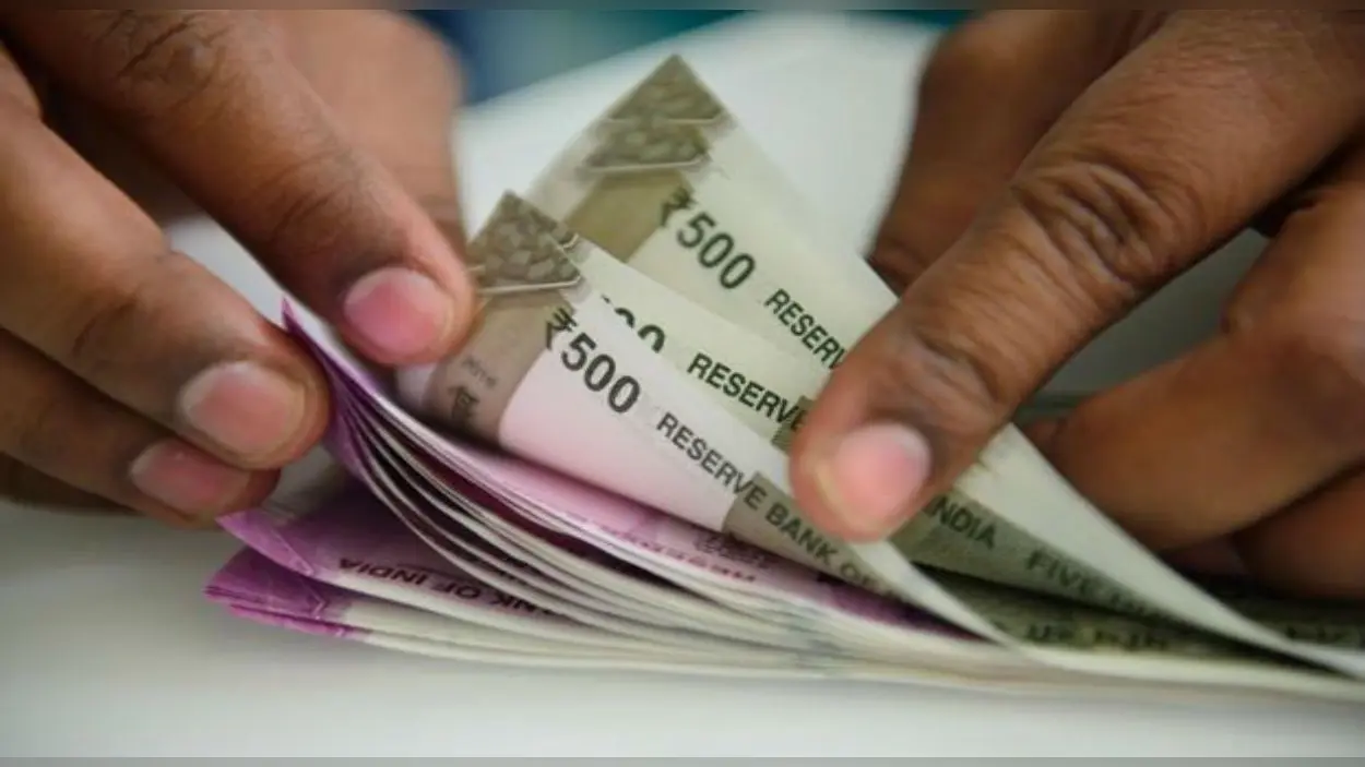 VPF vs PPF: निवेश के लिए क्या है आपके लिए बेहतर? टैक्स फ्री रिटर्न के लिए कहां करें सुरक्षित निवेश? …पढ़ें