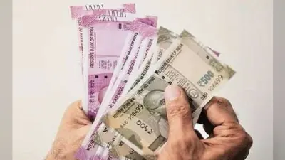Kushinagar: बाल विकास अधिकारी का घूस लेते वीडियो वायरल, स्वास्थ्य विभाग में नौकरी देने का दे रहा था झांसा