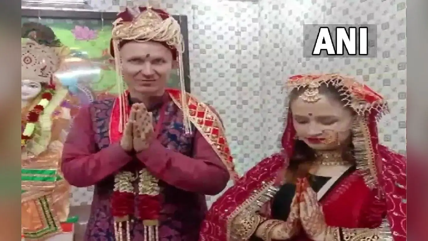 यूक्रेन की दुल्हन…रूस का दूल्हा, एक नजर में हुआ प्यार, धर्मशाला में लिए 7 फेरे, VIDEO