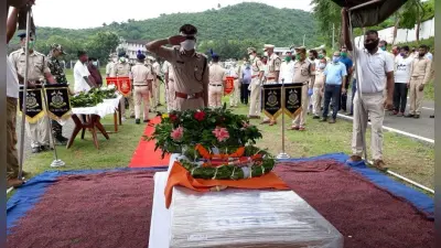 आतंकी मुठभेड़ में शहीद कुलदीप उरांव का पार्थिव शरीर पहुंचा साहिबगंज, राजकीय सम्मान के साथ होगी अंत्येष्टि