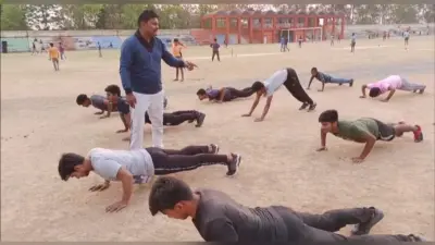 जम्मू कश्मीर में तैनात CRPF इंस्पेक्टर अमित साह जब छुट्टियां मनाने आते हैं झारखंड, तो साहिबगंज के युवाओं को देश सेवा के लिए ऐसे करते हैं प्रेरित