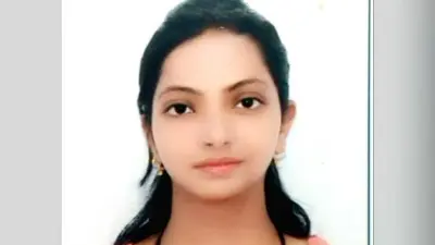 पिता की जलती चिता छोड़कर बिटिया गयी थी बैंक की परीक्षा देने, बैंक पीओ बनकर पिता को दी सच्ची श्रद्धांजलि, छोटी बिटिया ने मुखाग्नि देकर निभाया था बेटे का फर्ज