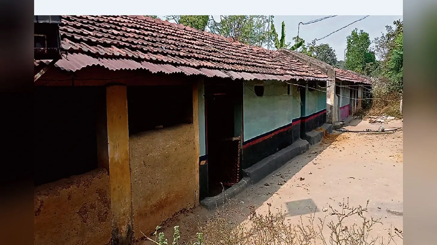 Jharkhand News: आदिम जनजातियों को खत्म कर रहा है अंधविश्वास, दैविक प्रकोप मान गांव छोड़ रहे सबर परिवार