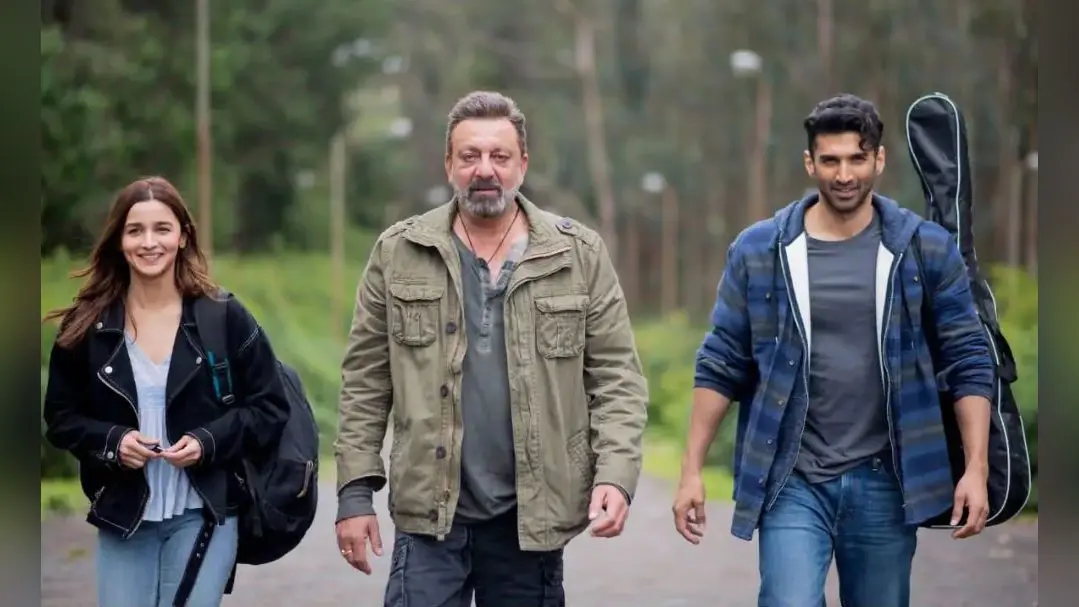 Sadak 2 Review: दर्शकों को पसंद नहीं आई महेश भट्ट की सड़क 2, कहा- क्या बकवास मूवी है…