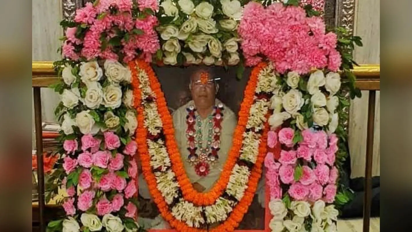 गुरु पूर्णिमा: श्री श्याम मंदिर में सद्गुरु काशीराम जी शर्मा का भव्य श्रृंगार, गणेश वंदना के साथ किया संकीर्तन
