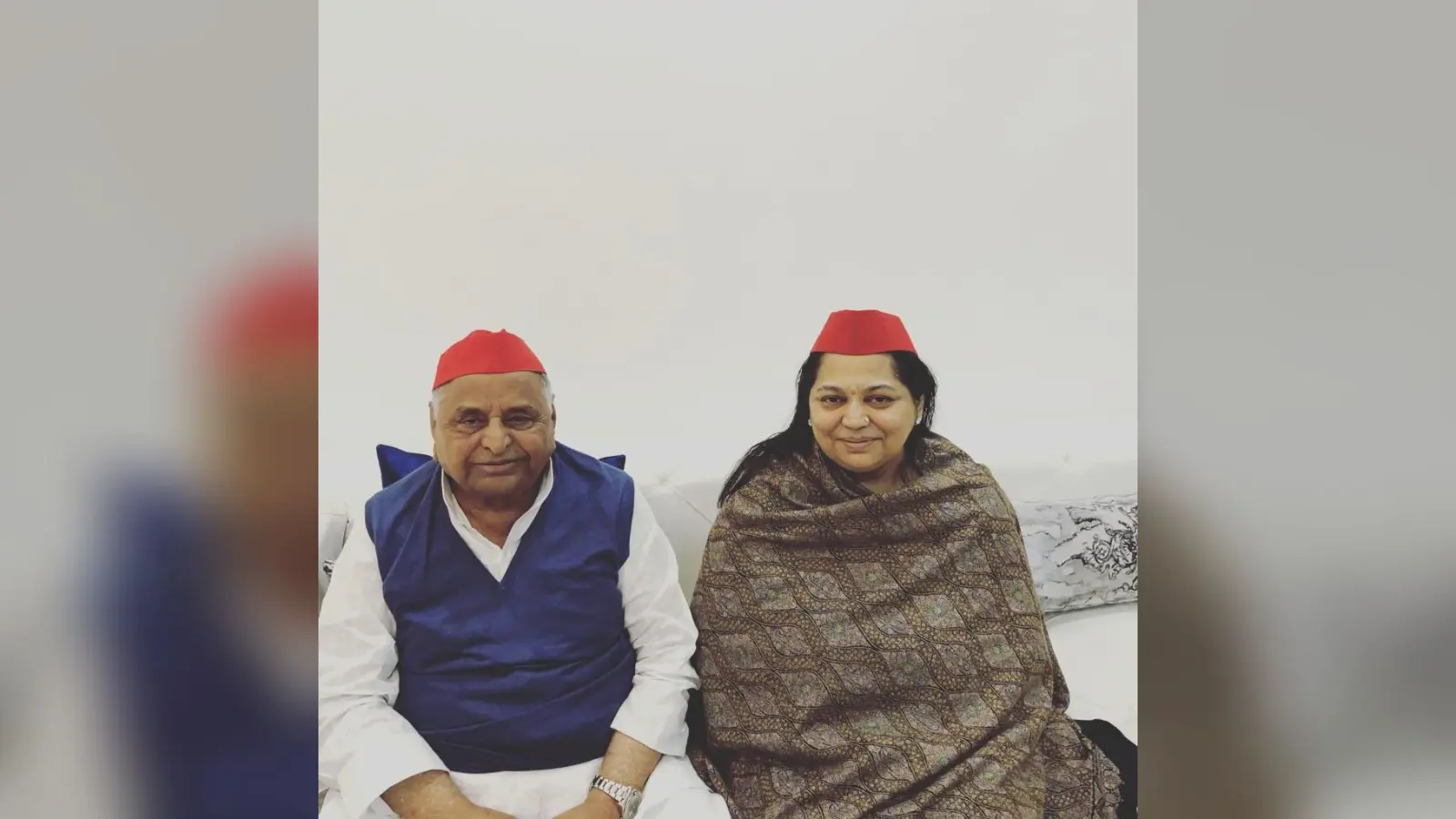 Sadhna gupta: मुलायम सिंह यादव के परिवार ने नम आंखों से दी साधना गुप्ता को अंतिम विदाई