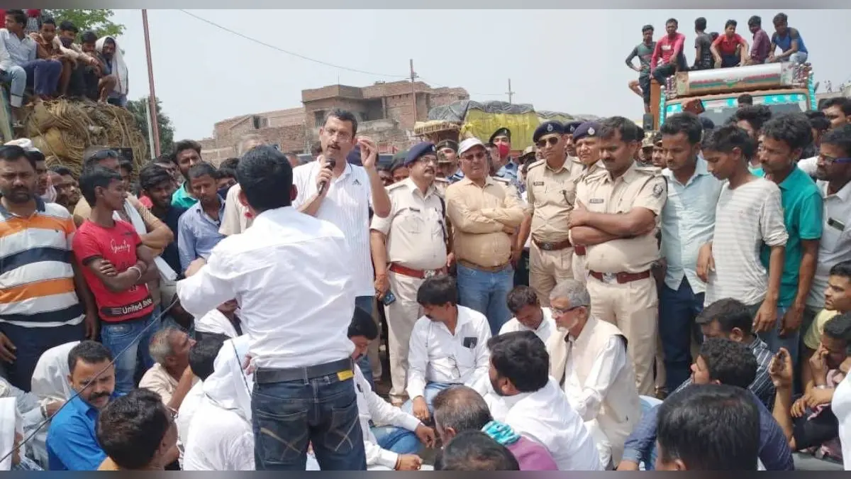 Saharsa: मुखिया रंजीत के शव के साथ सड़क जाम, 5 माह में भागलपुर, जमुई, मुंगेर में भी हो चुकी है हत्या