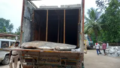 शराब तस्करी के ट्रक में बनाए गए तहखाने को देख भौचक रह गई पुलिस, 20 लाख के विदेशी शराब बरामद