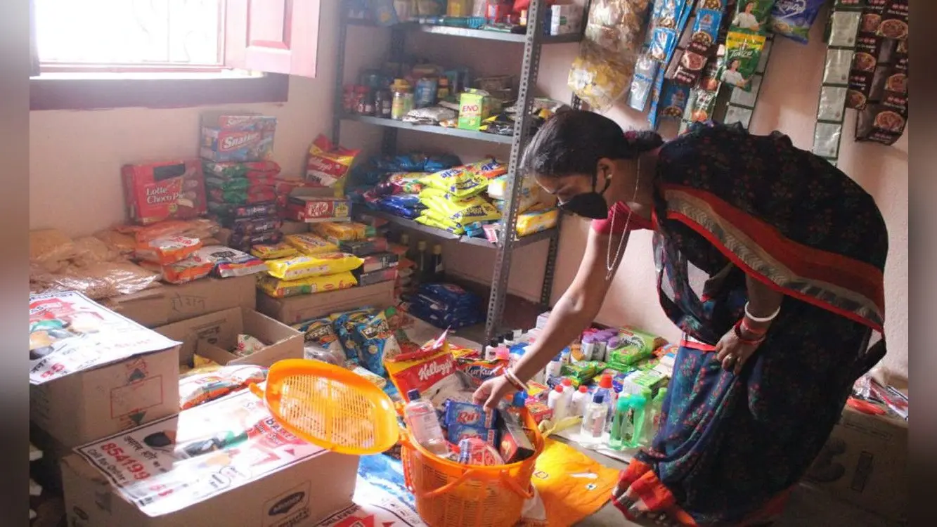 ग्रामीण इलाकों में राशन की ऑनलाइन होम डिलीवरी से महंगाई को मात देने में जुटीं महिलाएं, लॉकडाउन से अब तक इतने रुपये की कर ली कमाई…