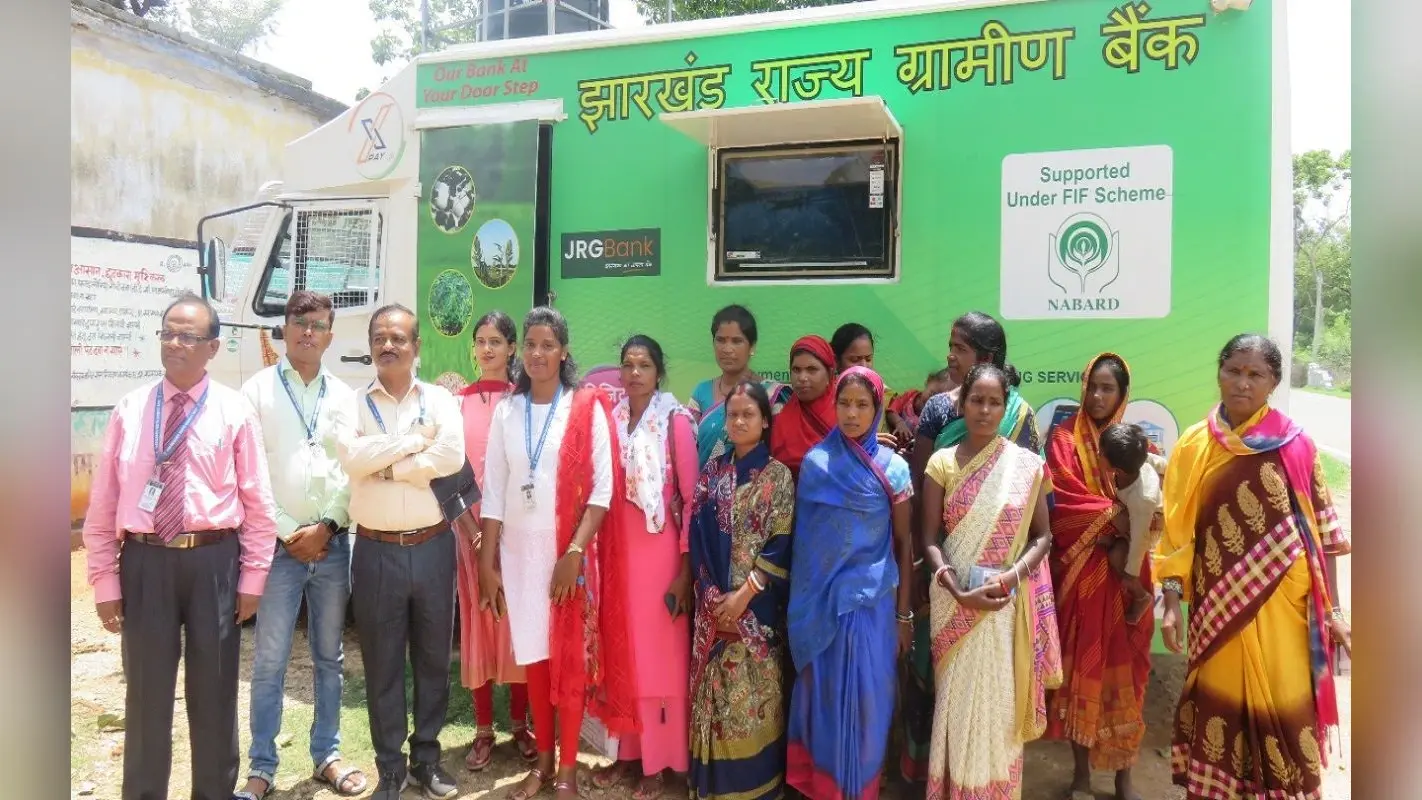 वित्तीय साक्षरता केंद्र काउंसलर: ग्रामीण अर्थव्यवस्था में बदलाव ला रहीं सखी मंडल की दीदियां, बन रही पहचान