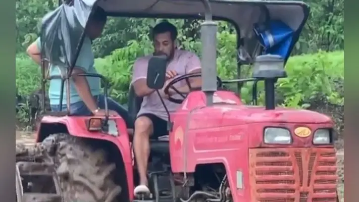 Salman Khan Video : फॉर्महाउस में खेती कर रहे हैं भाईजान, अब ट्रैक्टर चलाते आए नजर