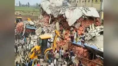संभल कोल्ड स्टोरेज हादसा, 14 मजदूरों की मौत, सिसकियों में डूबा गांव, शव पहुंचते ही दहाड़ मारकर रोने लगे परिजन