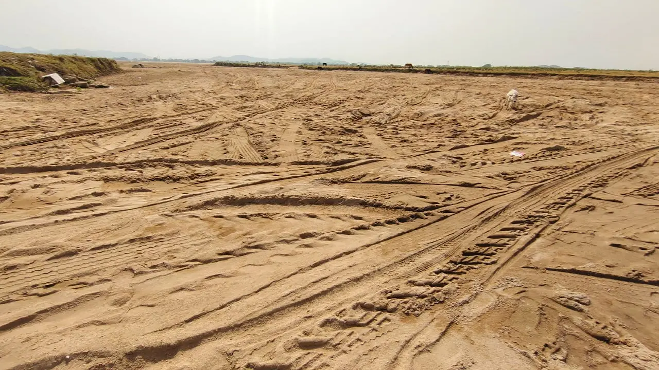 झारखंड में Sand mafia बेखौफ, रातभर बालू तस्करी से सोना हुआ मुश्किल,CM हेमंत सोरेन को भेजा त्राहिमाम संदेश