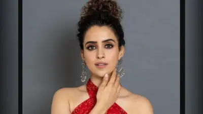 Sanya Malhotra ने जुहू में खरीदा करोड़ों का घर, इस सुपरस्टार की पड़ोसन बनीं एक्ट्रेस