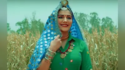 सपना चौधरी ने सनी देओल के सॉन्ग पर उड़ाया साड़ी का आंचल, वायरल हो रहा ये VIDEO