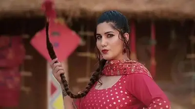 Sapna Choudhary ने धमाकेदार डांस से मचाया कहर, बार-बार देखा जा रहा वीडियो, आपने देखा?