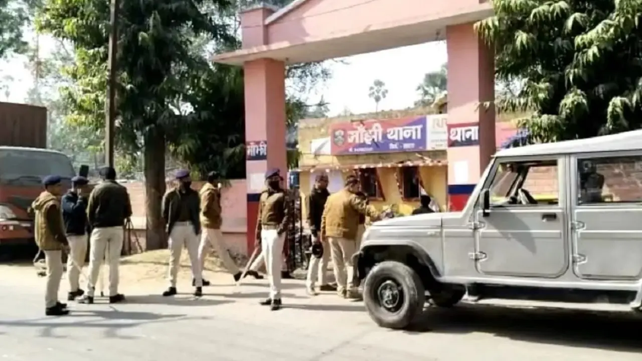 Bihar: छपरा में मॉब लिंचिंग, गुस्साएं लोगों ने जमकर काटा बवाल, थानाध्यक्ष निलंबित, धारा 144 लागू