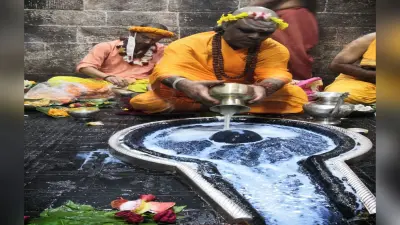 Sawan 2020 : बांग्ला सावन शुरू, सरदार पंडा ने की बाबा बैद्यनाथ की पूजा
