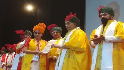 बिहार: जीएनएसयू के दीक्षांत समारोह में शामिल हुए राजनाथ सिंह, कहा- तीसरी सबसे बड़ी अर्थव्यवस्था बन रहा भारत