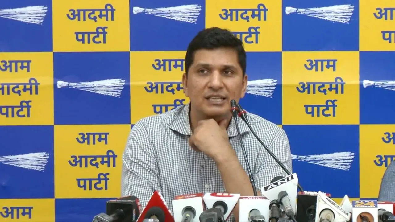 दिल्ली में ‘साजिश का बाढ़’, AAP ने की मुख्य सचिव समेत कई अधिकारियों पर कार्रवाई की मांग, लगाया गंभीर आरोप