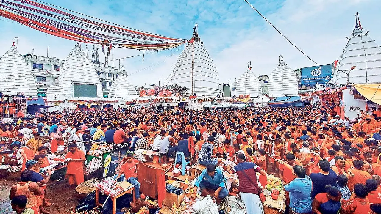 Sawan Somwari 2022: बिहार के विभिन्न शिवालयों में उमड़ी भक्तों की भीड़, शिवमय हुआ वातावरण