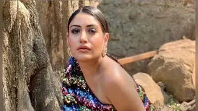 सुरभि चंदना ने ब्लैक आउटफिट में ढाया कहर, फैंस बोले- ‘आपकी हॉटनेस से फोन मेरा…’