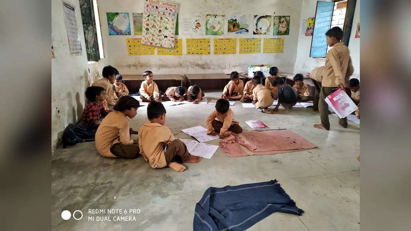 लॉकडाउन के बाद स्कूल खोलने की तैयारी शुरू, 47.95 लाख बच्चों को मास्क और 9 माह तक मिलेंगे सैनिटाइजर, पढ़ें झारखंड़ की टॉप-5 खबरें…