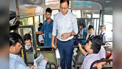 Jharkhand News: स्कूली बसों में सुरक्षित नहीं बच्चे, 48 में से 23 सुरक्षा मानकों पर नहीं उतरे खरे